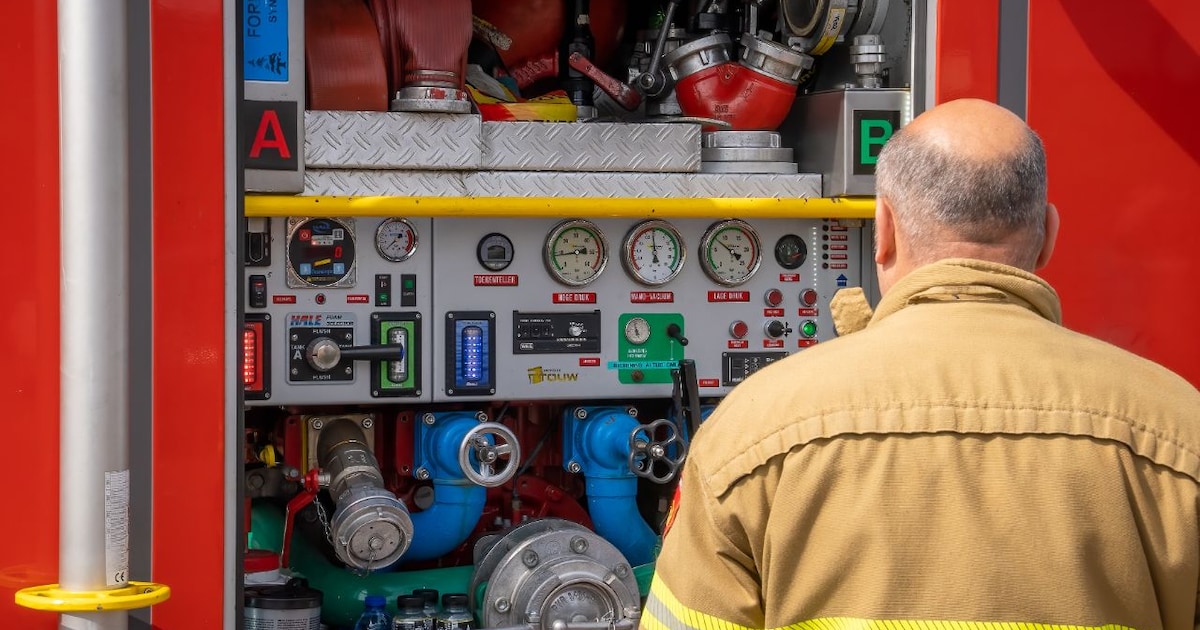 Kleine brand in bosgebied langs Larixweg in Heemserveen