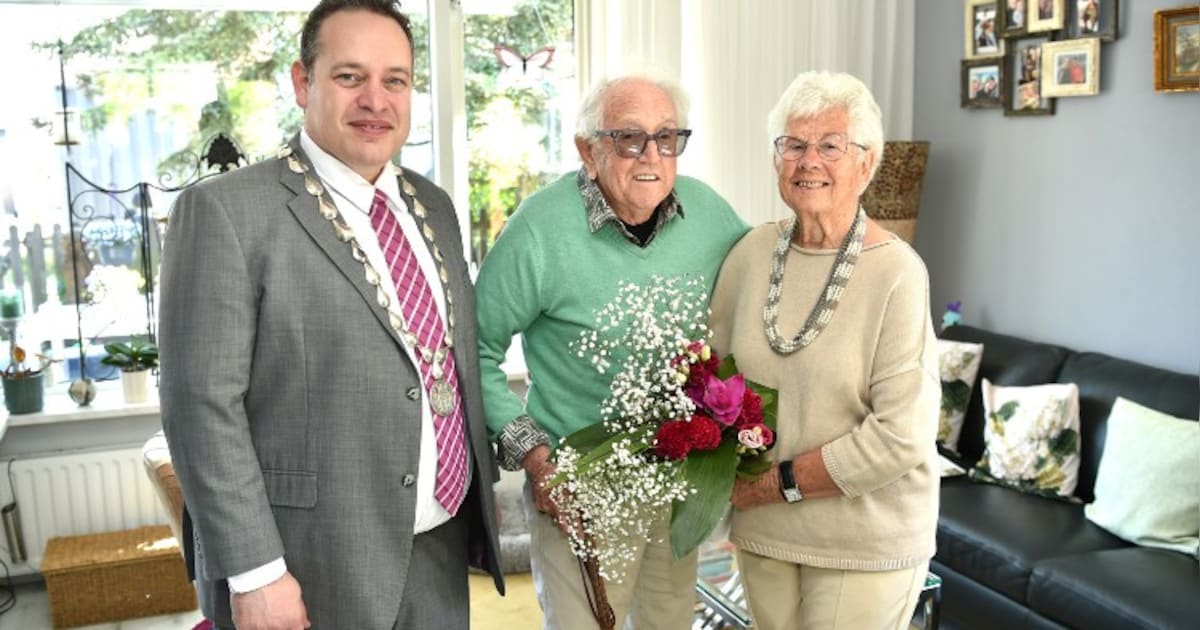 Ad en Ans Woestenberg vieren 65-jarig huwelijk in Oostzaan