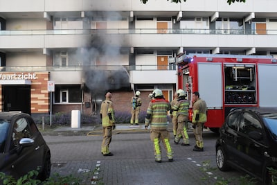 Woning van Jasur (52) brandt compleet uit: ‘Kon nog foto van familie en mijn paspoort pakken’