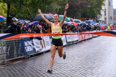 NK 10 kilometer in regen en wind: Lemmink en Gulikers triomferen in Utrecht