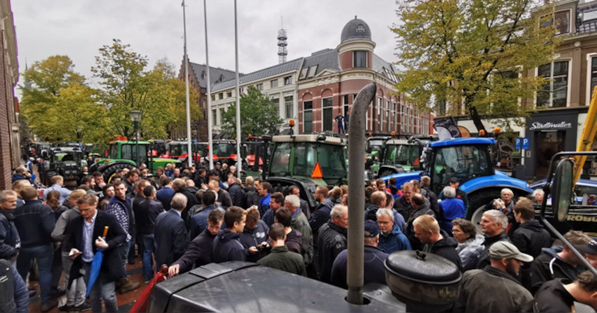 Thialf ontlast, protestboeren naar McDonald's Heerenveen