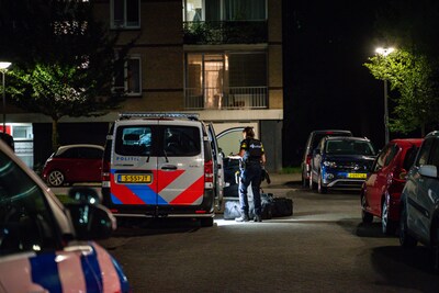 Jongen (17) zwaargewond bij schietpartij in flat in Rozenburg, man (43) opgepakt