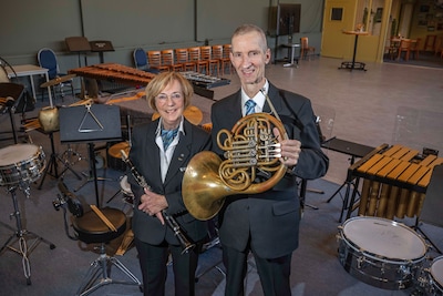 ‘Gouden’ Alex en ‘diamanten’ Corina staken duizenden uren in repeteren voor ‘goeie ammezuur’