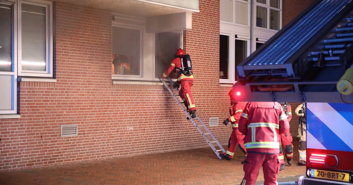 Twee mensen uit brandende woning gered in Winschoten