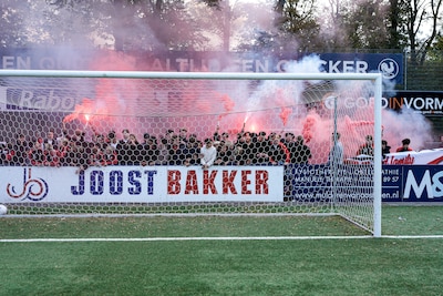 Eerste grote kans voor Quick, supporters van HBS maken er een feestje van