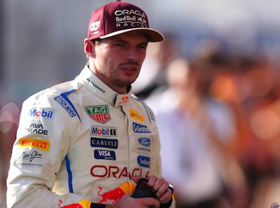 ‘Kangoeroe’ Max Verstappen nodigt circuitbaas uit in zijn auto te rijden: ‘Kan hij daarna niet meer lopen’