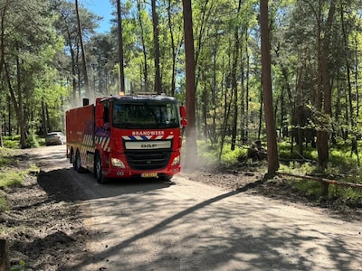 Flinke brand in bosgebied bij Wenum-Wiesel