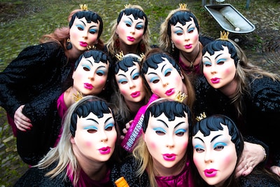 ‘Dat gaat niet gebeuren, zeiden ze’. Deze carnavaldames laten het tegendeel zien