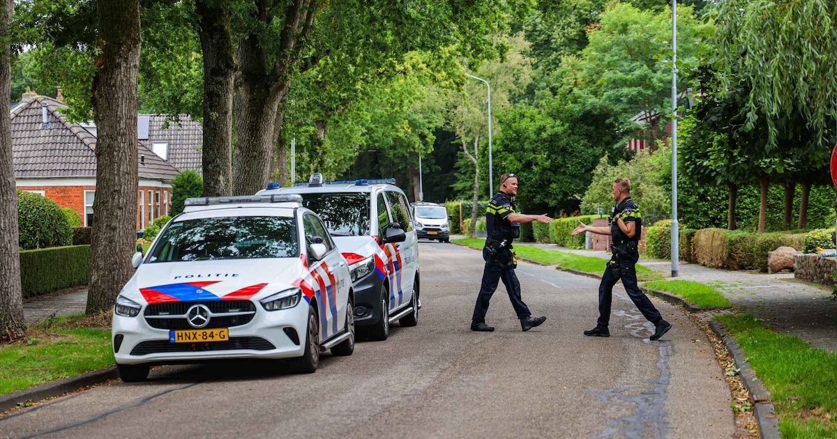 Jongen eist onder bedreiging van mes geld van bewoonster in Eelde