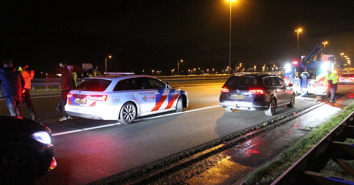 Politie trekt wapen bij aanhouding in Hoogmade na achtervolging over A4