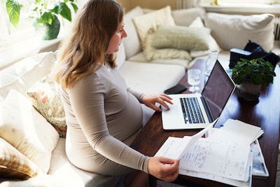 Many women postpone motherhood due to temporary contracts: ‘Financial security first’