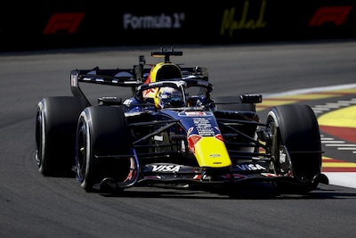 LIVE Formule 1 | Spannend slot in Madrid? Max Verstappen rijdt naar de staart van Kimi Antonelli toe