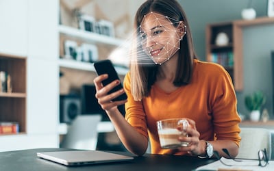 Peperdure smartphones gekraakt met een simpele foto: gezichtsherkenning blijkt lek