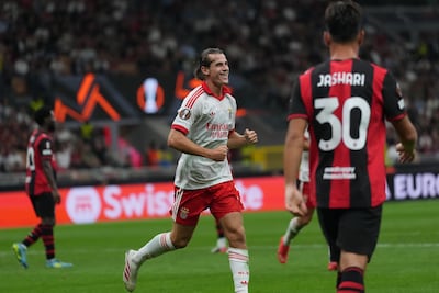 Benfica wint kraker op bezoek bij AC Milan, Mark Flekken belangrijk bij zege Bayer Leverkusen