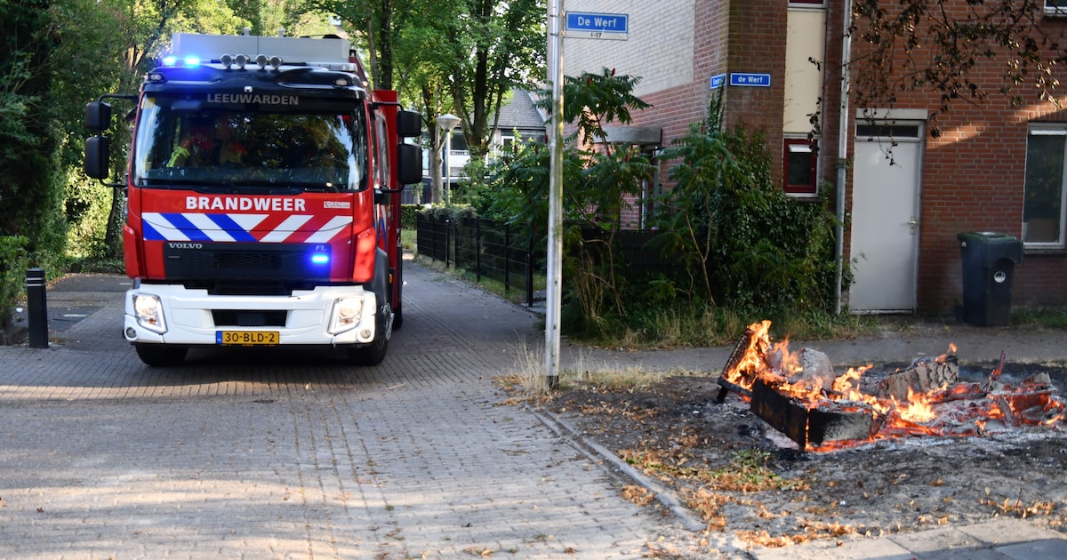 Grof huisvuil in brand bij De Werf in Leeuwarden