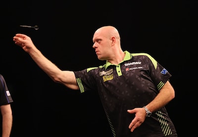 Michael van Gerwen verslaat Wessel Nijman en bereikt kwartfinale Euro Tour in Tsjechië, knappe comeback Danny Noppert