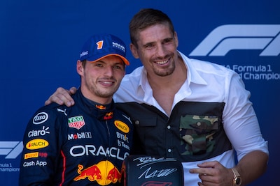 Voldoende beroemdheden op Zandvoort, vakantie deed Hamilton goed: ‘Ik hou van deze sport’