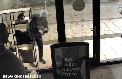 Verdachten van nachtelijke explosies bij Bredase kledingzaak na zo’n vier maanden nog spoorloos