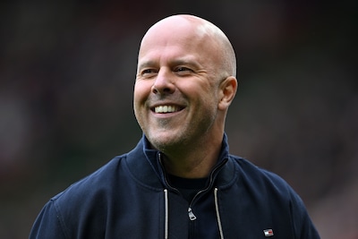 KNVB loopt droomkandidaat mis: Arne Slot wil in clubvoetbal blijven en wordt geen bondscoach Oranje