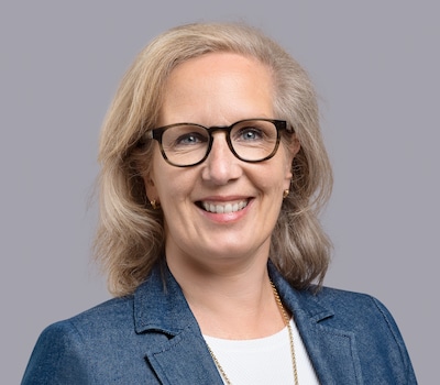 Hanneke Meulendijk-van de Pasch krijgt lintje én wordt wethouder in Geldrop-Mierlo
