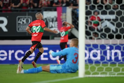 NEC in slotfase met man meer na rood voor Olympiakos