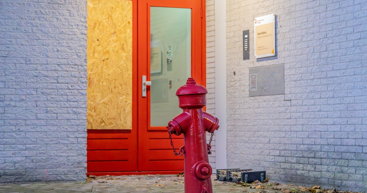 Ruit van brandweerkazerne ingegooid om gereedschap te stelen in Wilnis