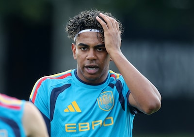 Lamine Yamal traint weer mee, Ajacied Itakura na blessuregev