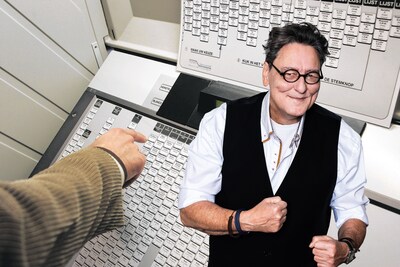 Waarom stemmen we hier nog steeds alsof het 1973 is: digitaal stemmen zou toch al lang moeten kunnen?