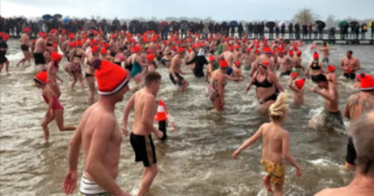 Nieuwjaarsduik in Blauwestad op 1 januari