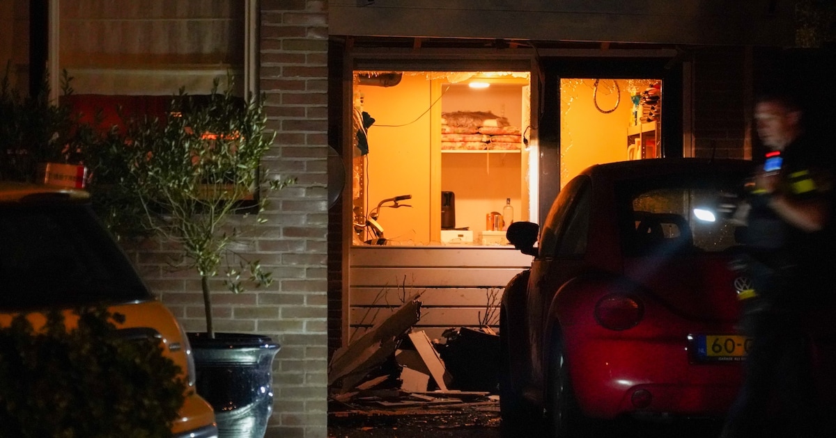 Explosie bij woning in Wervershoof, flinke schade