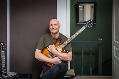 Ruud sold this guitar ‘like an idiot’, 38 years later he has it back: ‘A miracle’
