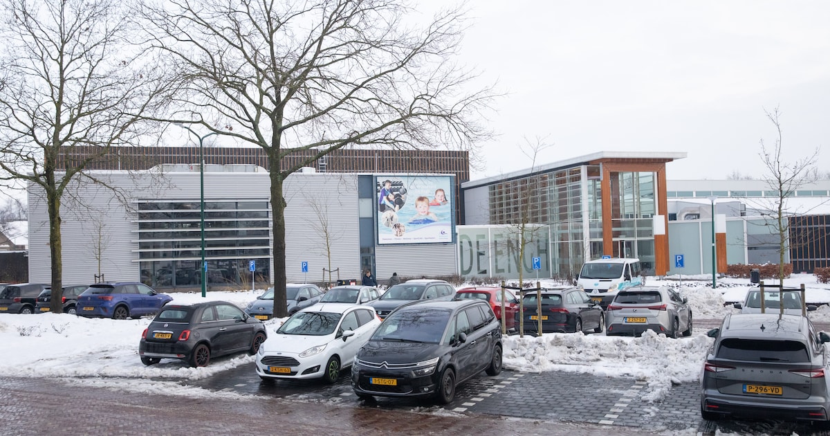 Na dagen sluiting door sneeuw op dak gaan sporthallen in Soest weer open