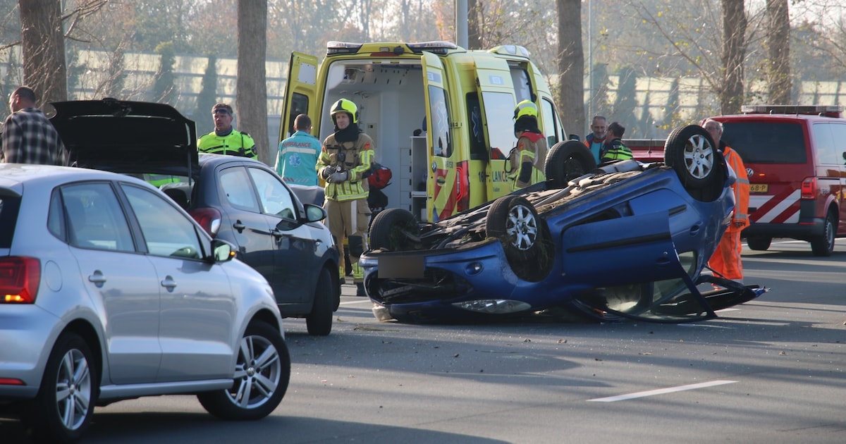 A12 bij Reeuwijk dicht door ongeluk met meerdere voertuigen