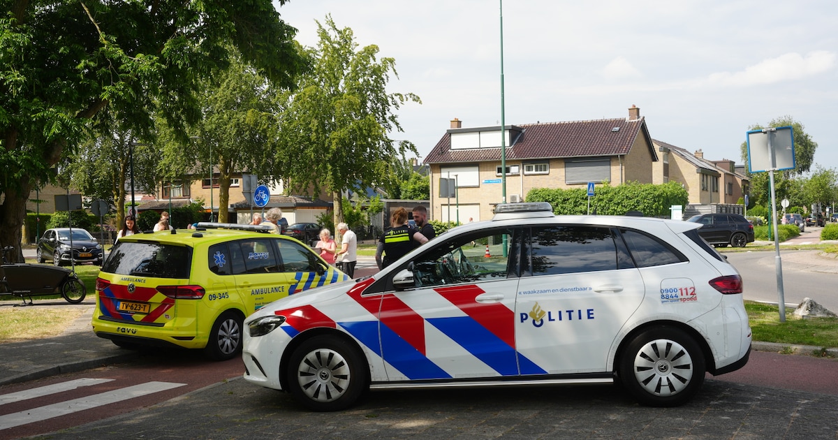 Vrouw gewond na val met fiets op rotonde in Bunschoten