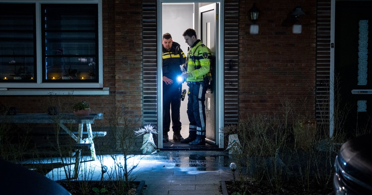 Explosief zorgt voor schade aan voordeur van woning in Nieuw-Vennep
