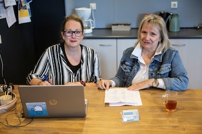 Edith (59) en Désirée (62) helpen mensen in de gemeente Heumen: ‘Misschien worden wij straks het dor
