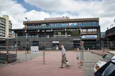Al maanden bouwhekken, maar er gebeurt niets bij winkelcentrum Meerzicht: ‘Schiet niet op’