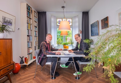 Nog één keer afscheid in bijzonder rouwcentrum aan de sluis: Thomas en René verlaten bedrijf én here