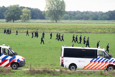 In Overasselt gewond geraakte agent weer thuis, andere agent van ic af
