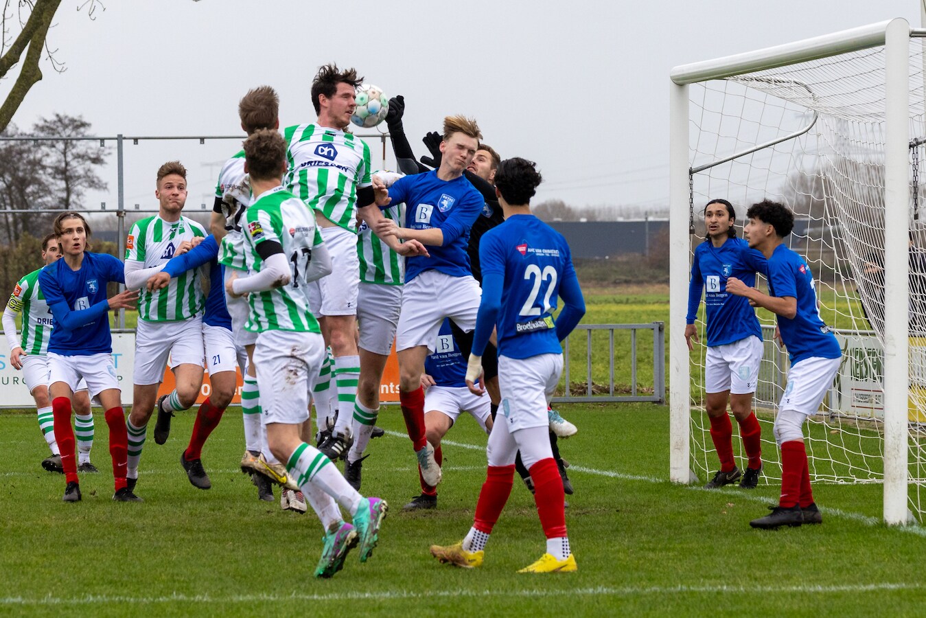 Tranen rollen na beladen duel: ‘Stef en Toos zijn heel belangrijk ...