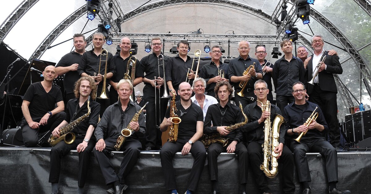 Bigband On The Move geeft lunchconcert in Pastorietuin in Hoogland | Amersfoort