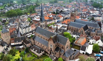 Het is nog lang niet zeker wat de toekomstige bestemming is van de overbodige rooms-katholieke Sint 