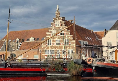 Leids mysterie: achter die halve luikjes aan veel oude panden zit een verhaal