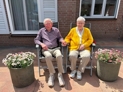 Liefde begon op dansavond in café en hield zeventig jaar stand: Jan (95) en Riet (91) geven simpel a