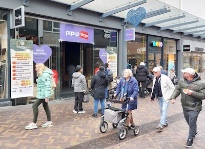 Graaien, wegen, kopen en hopen: in deze pop-upwinkel koop je pakketjes waarvan je de inhoud niet ken