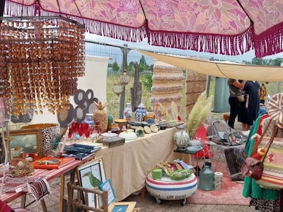 Van retrovondsten tot oude parels: deze vintagemarkt in Hengelo wil je niet missen