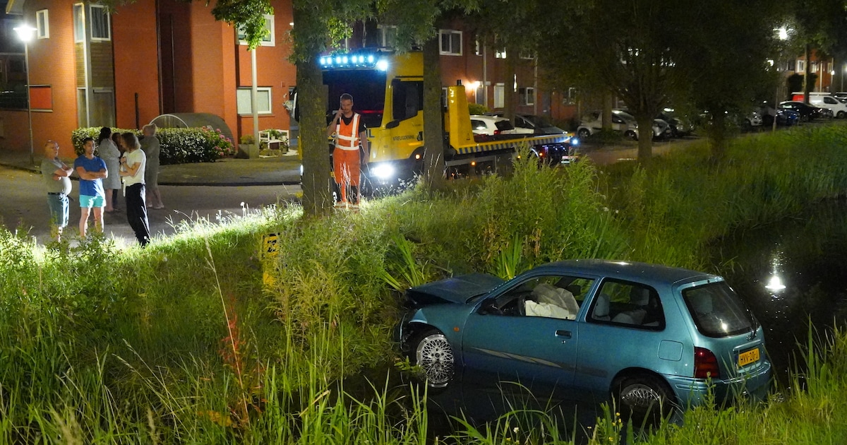 Beschonken bestuurder belandt met auto in sloot in Nootdorp