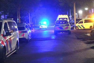 Dode bij schietpartij in woning in Den Haag: politie op zoek naar dader