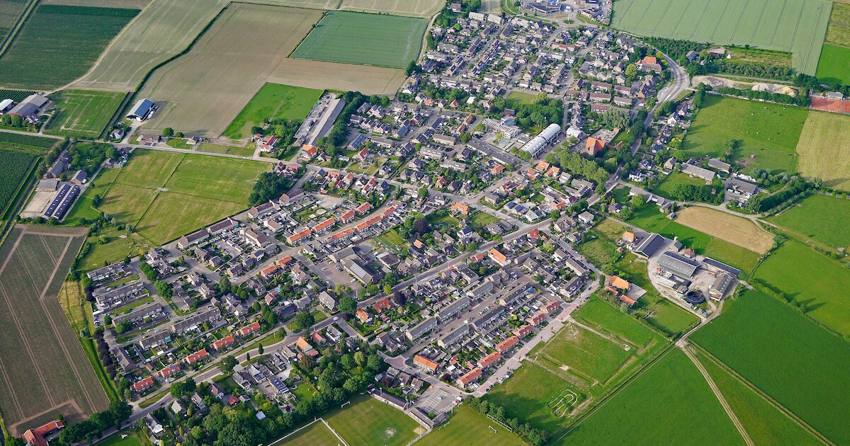 Bruggetjes over Leuthse sloten voor het wandelplezier