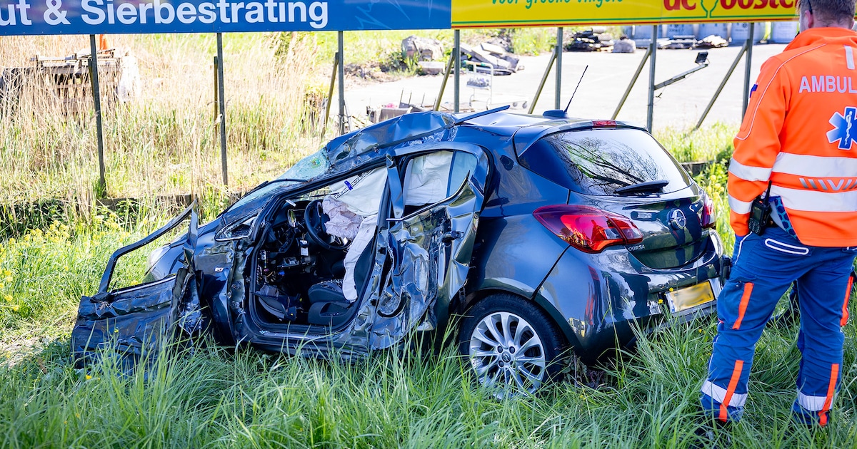 Eenzijdig ongeval op N232 bij Vijfhuizen, weg in beide richtingen dicht